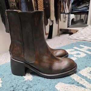 Elegant Brown Leather Heeled Boots